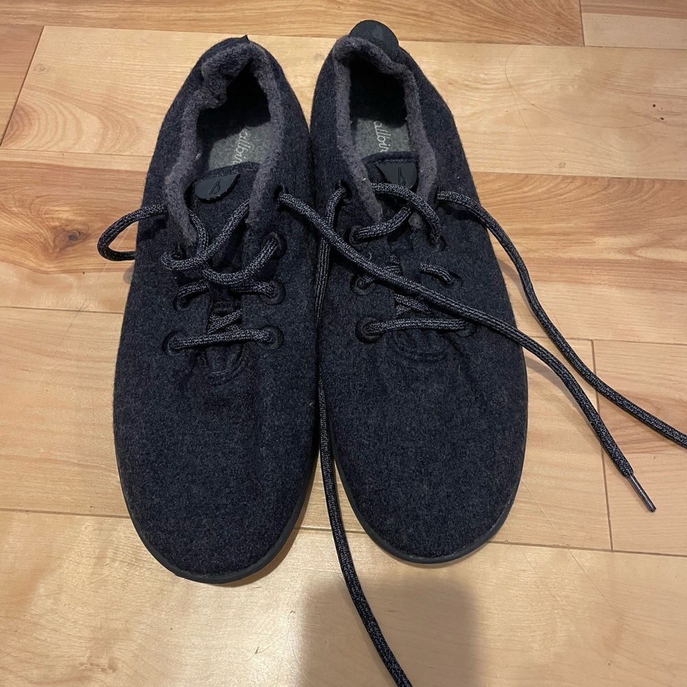 Mens Allbirds shoes - size 11